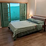 Suites Em Casa De Familia Com Entrada Independente